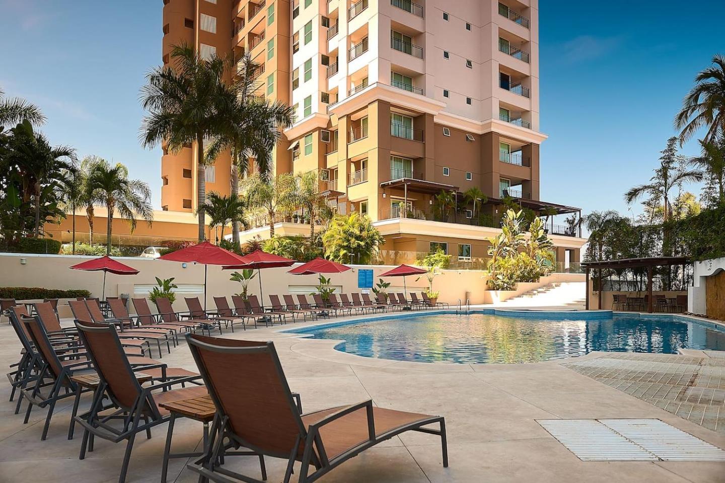 Grand Venetian Beachfront Condos Puerto Vallarta Exteriör bild