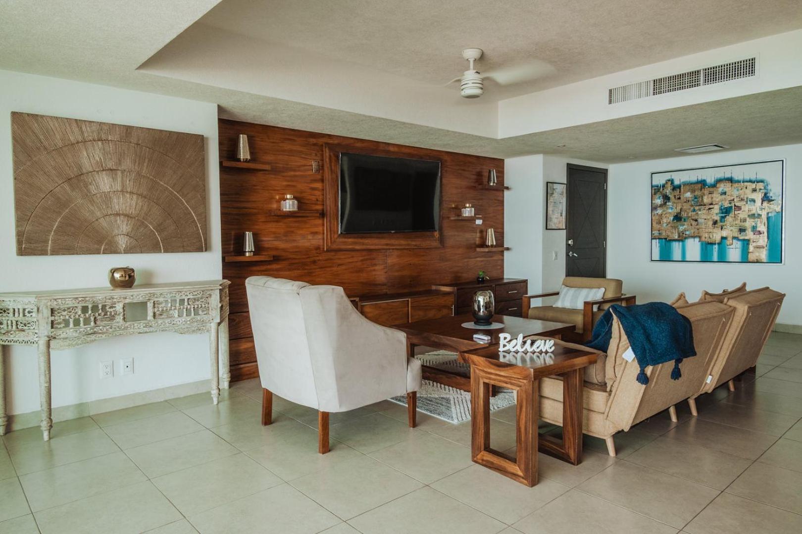 Grand Venetian Beachfront Condos Puerto Vallarta Exteriör bild