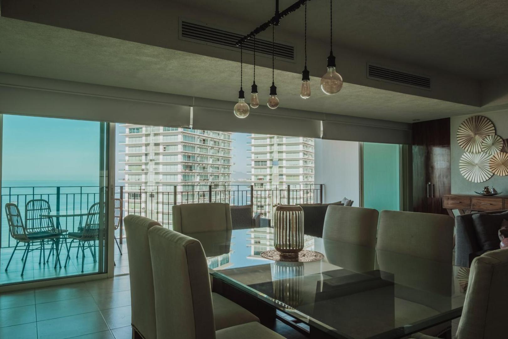 Grand Venetian Beachfront Condos Puerto Vallarta Exteriör bild