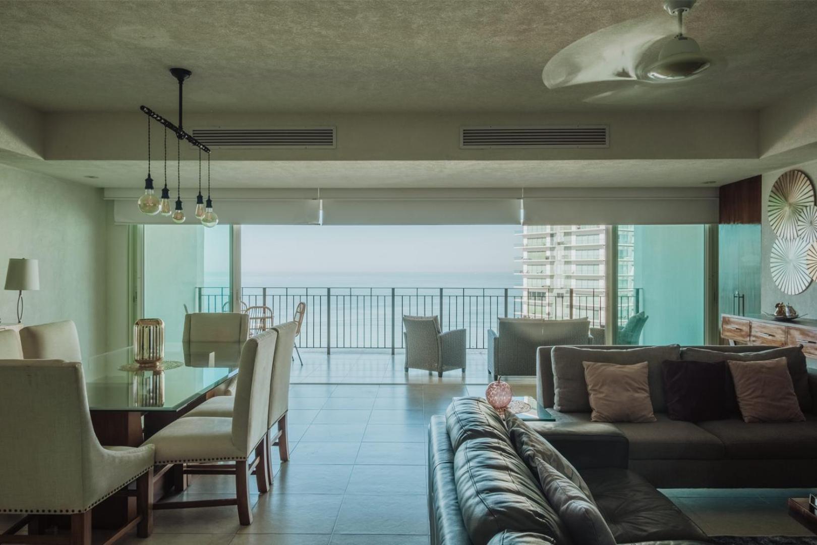 Grand Venetian Beachfront Condos Puerto Vallarta Exteriör bild