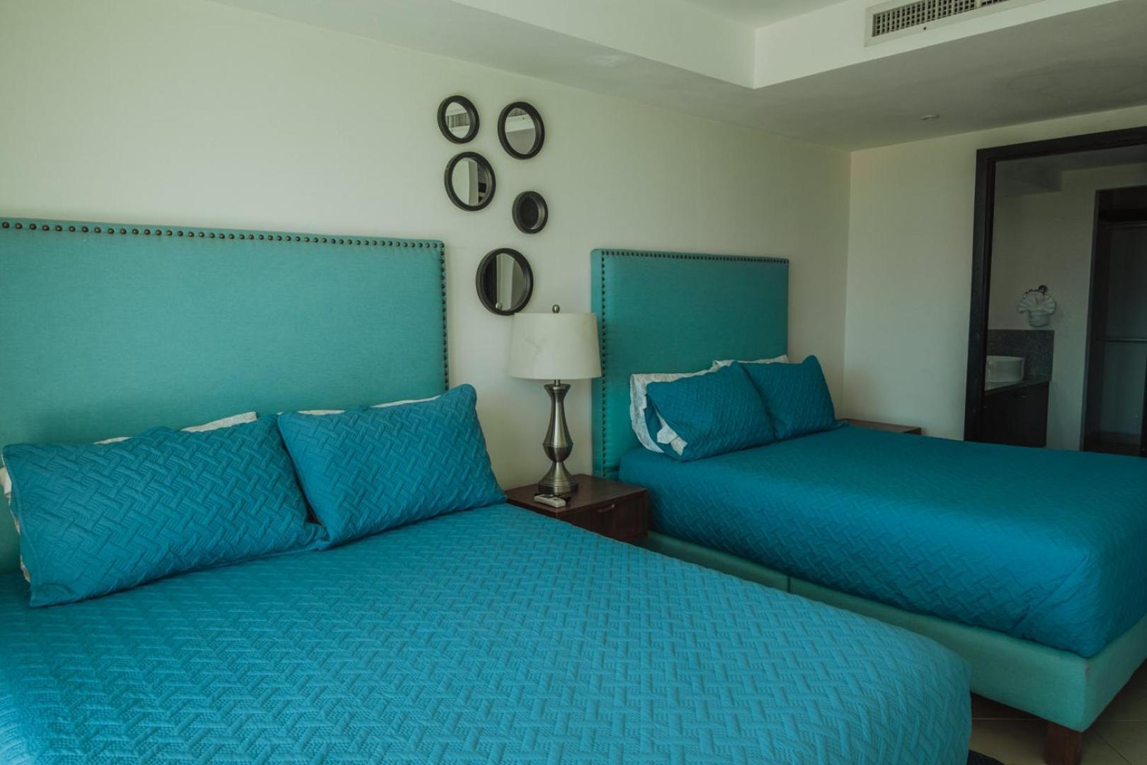 Grand Venetian Beachfront Condos Puerto Vallarta Exteriör bild